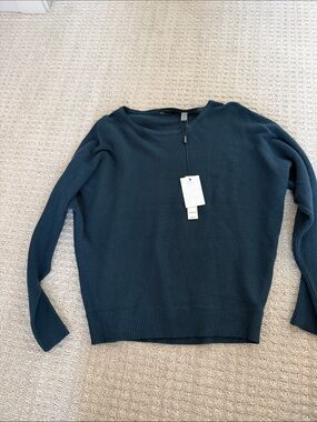 Tahari Women's Crewneck Sweater in Deep Teal sz Small